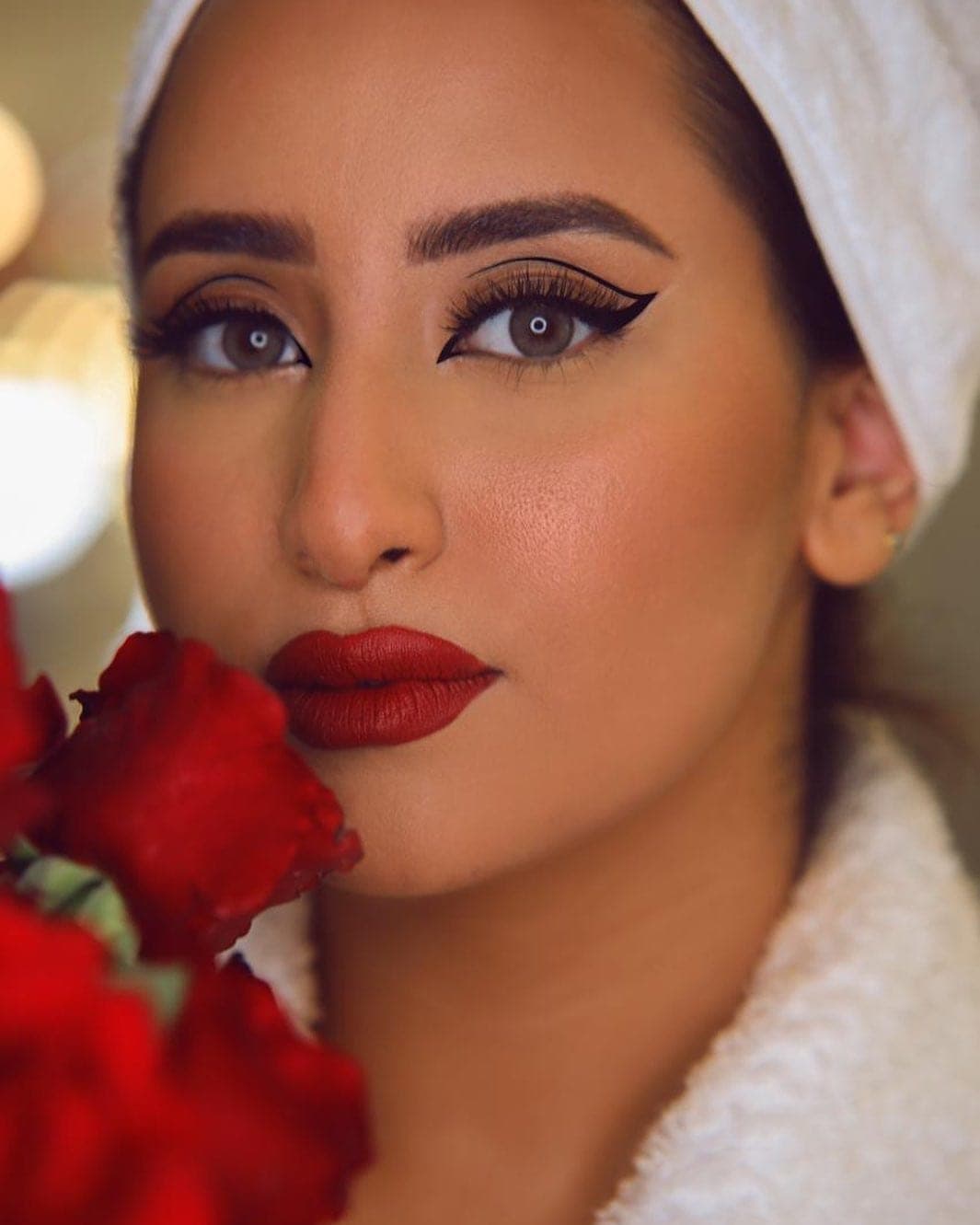 Glamour eye makeup